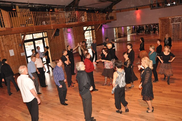 min 2009 11 29 station danse 083